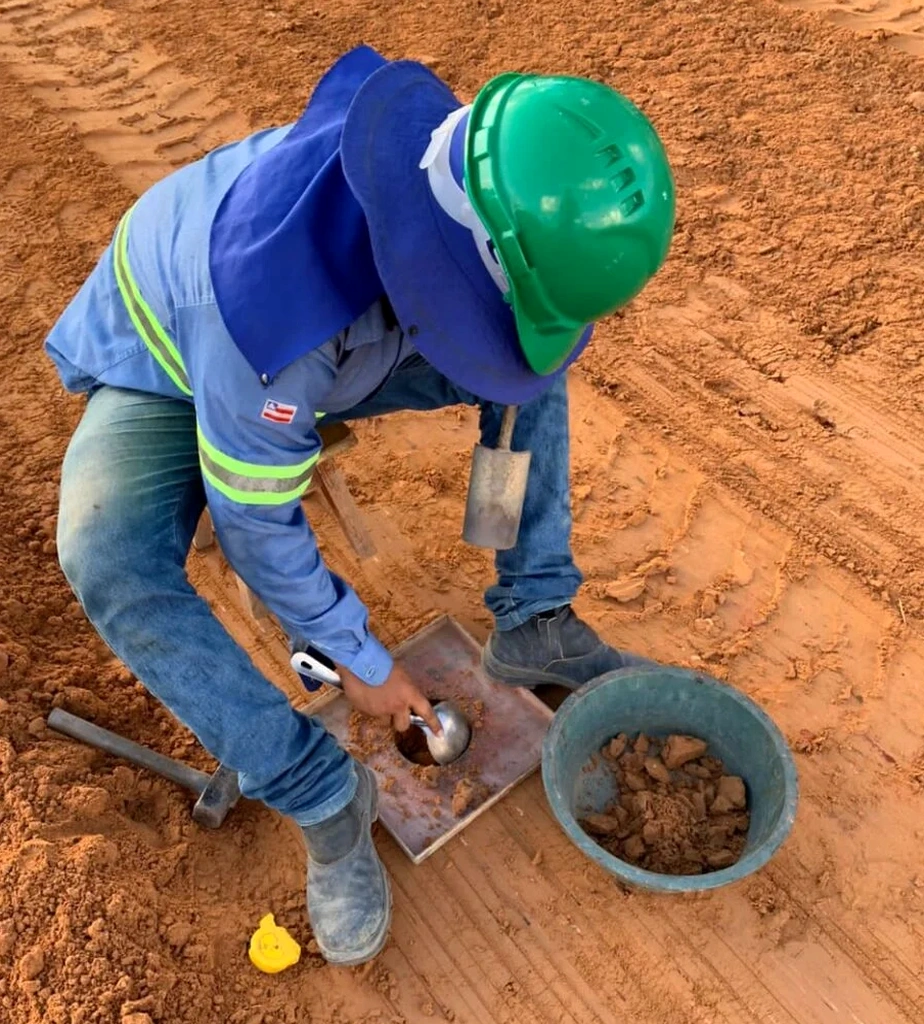 Densidad de campo con cono de arena en Santiago: control de compactación en terrazas fluviales
